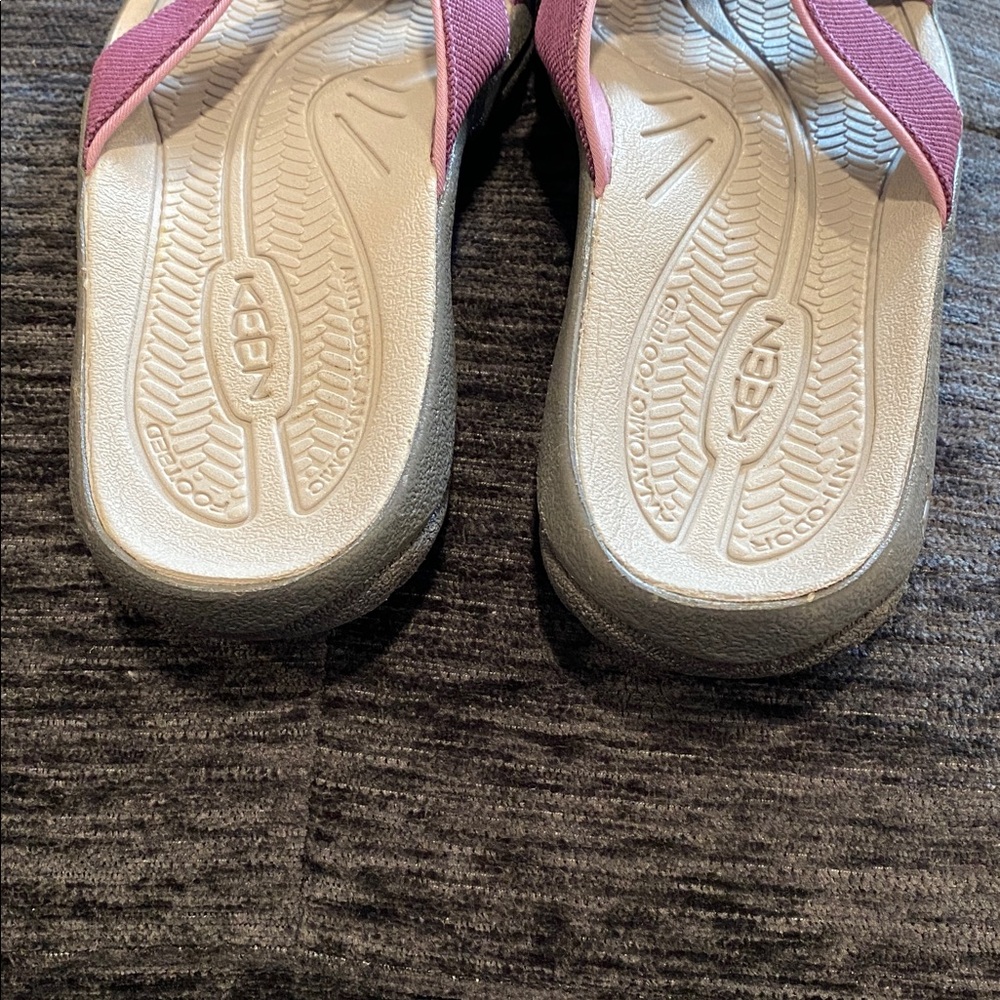 Keen Women’s Purple Slide Sandals with Gray Footbed - Picture 5 of 6